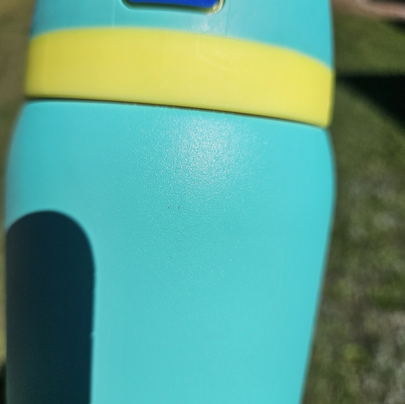 Owala 32 Oz Freesip Neon Basil - Picture 7 of 10